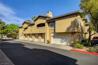 Photo #3: 2391932 Listing