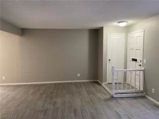 Photo #2: 2391956 Listing