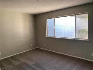 Photo #5: 2391956 Listing