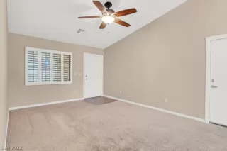 Photo #4: 2391958 Listing