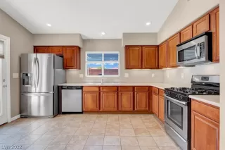 Photo #5: 2391958 Listing