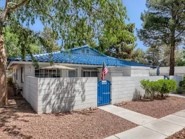 MLS: 2391960 Condo For Sale