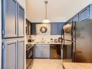 Photo #4: 2391960 Listing