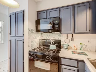 Photo #5: 2391960 Listing