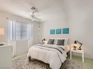 Photo #6: 2391960 Listing