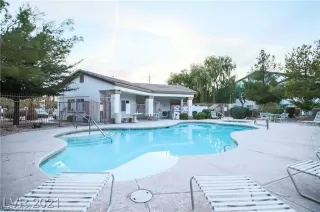 Photo #4: 2391983 Listing