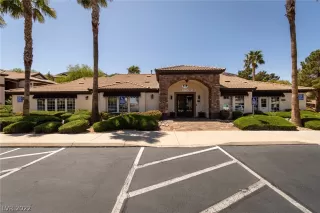 Photo #4: 2391984 Listing