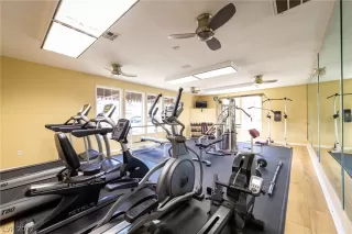 Photo #5: 2391984 Listing