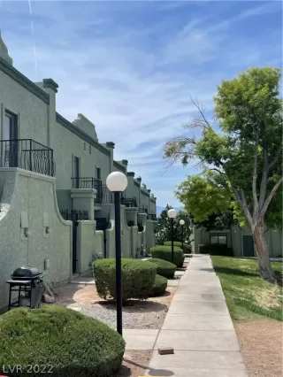 Photo #1: 2392009 Listing 