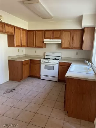Photo #4: 2392009 Listing 