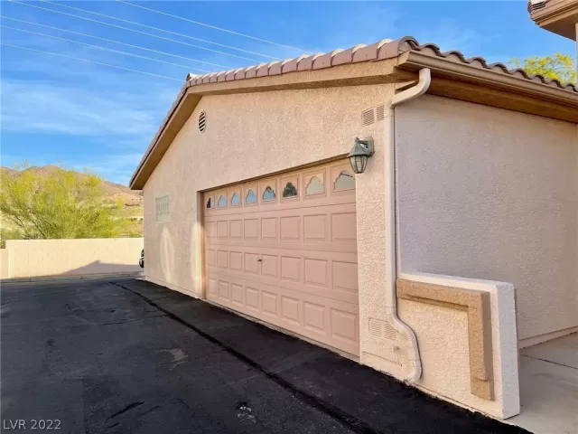 MLS: 2392013 Condo For Sale