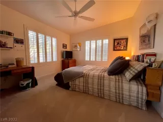 Photo #4: 2392013 Listing