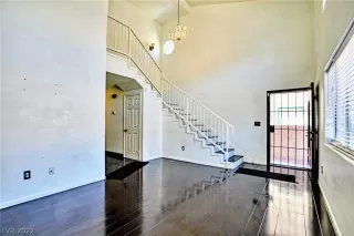 Photo #3: 2392041 Listing