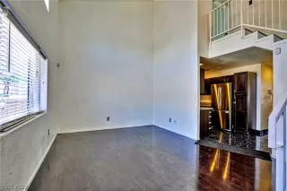 Photo #4: 2392041 Listing