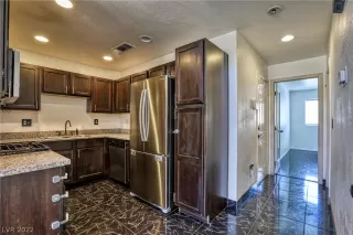 Photo #5: 2392041 Listing