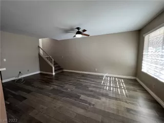 Photo #3: 2392045 Listing