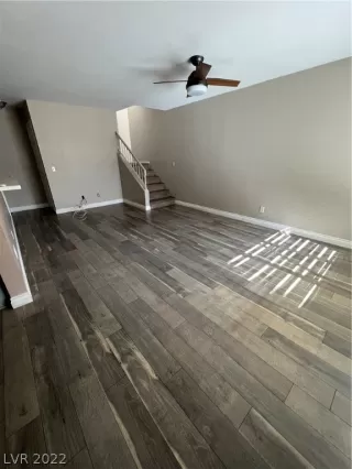 Photo #4: 2392045 Listing