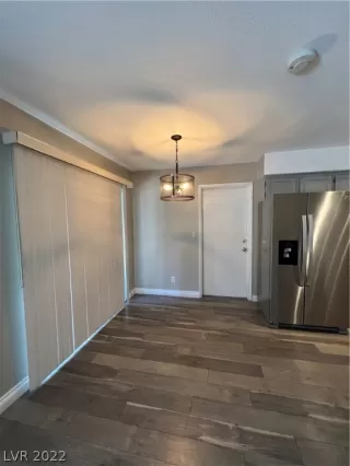 Photo #5: 2392045 Listing