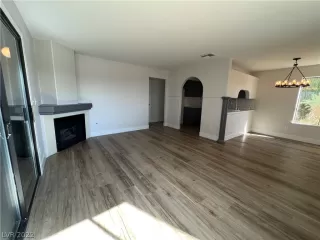 Photo #2: 2392048 Listing