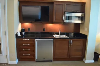 Photo #3: 2392062 Listing