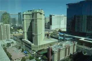 Photo #5: 2392062 Listing