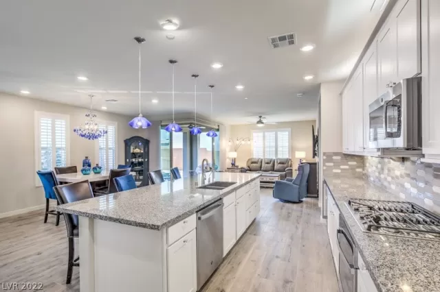 MLS: 2392072 Condo For Sale