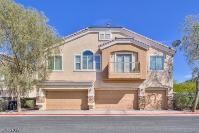 MLS: 2392081 Condo For Sale