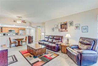 Photo #2: 2392101 Listing 