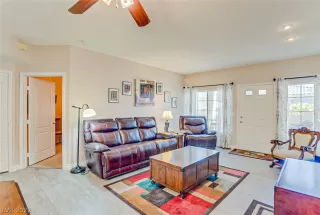 Photo #3: 2392101 Listing 