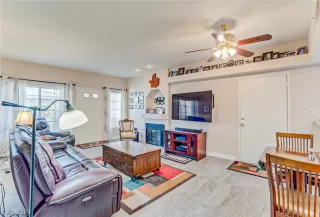 Photo #4: 2392101 Listing 