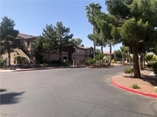 Photo #1: 2392134 Listing