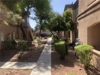 Photo #5: 2392134 Listing