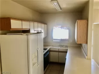 Photo #6: 2392134 Listing