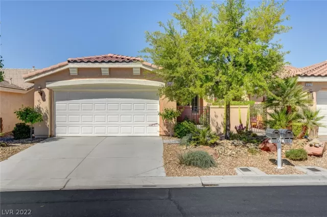 MLS: 2392152 Condo For Sale