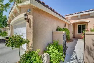 Photo #3: 2392152 Listing 