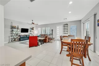 Photo #1: 2392176 Listing 