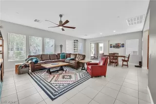 Photo #3: 2392176 Listing 