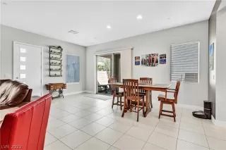 Photo #5: 2392176 Listing 