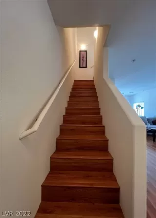 Photo #4: 2392198 Listing