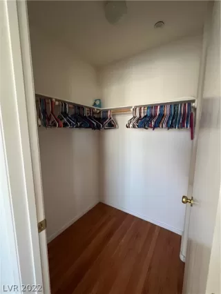 Photo #6: 2392198 Listing