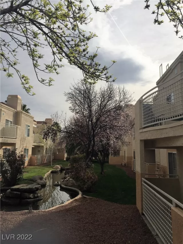 MLS: 2392200 Condo For Sale