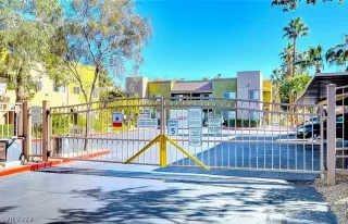 Photo #1: 2392204 Listing