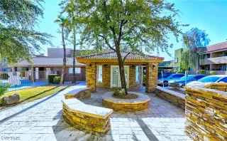 Photo #2: 2392204 Listing