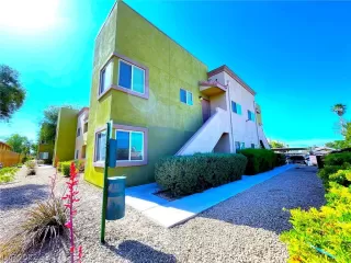 Photo #3: 2392204 Listing