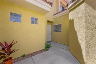 Photo #3: 2392217 Listing