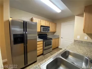 Photo #3: 2392254 Listing