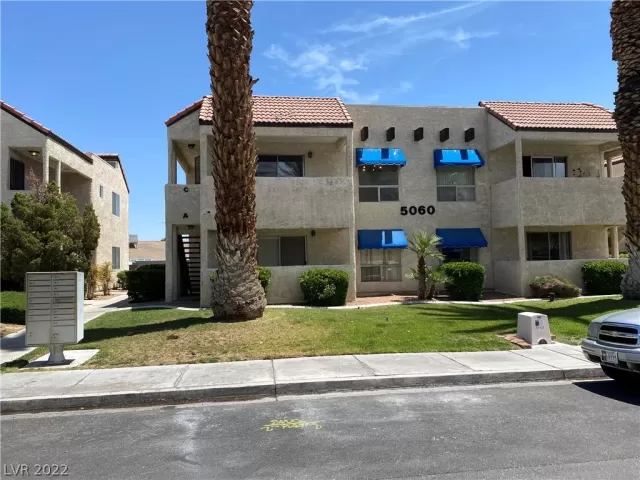 MLS: 2392262 Condo For Sale