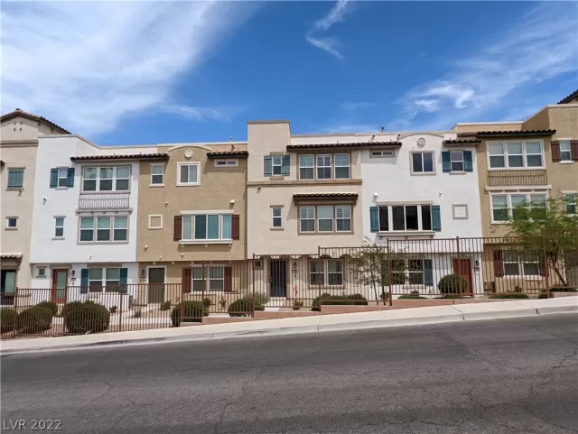 MLS: 2392293 Condo For Sale