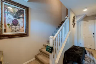 Photo #4: 2392293 Listing