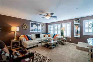 Photo #5: 2392293 Listing